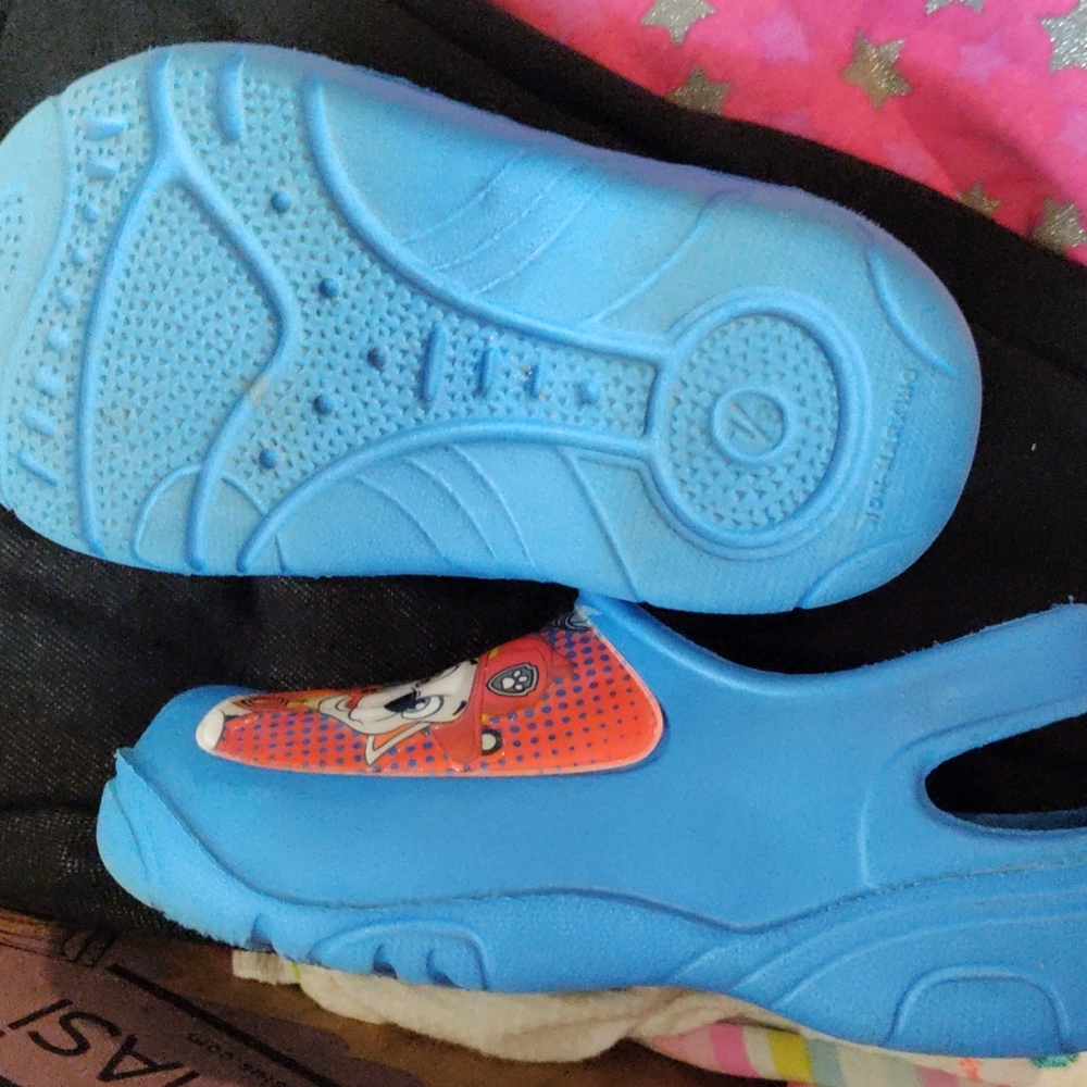Sandals - Picture 3 of 3